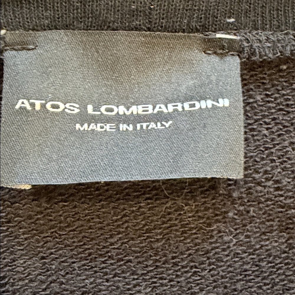 Chic Black Sweater With White Script - image 2